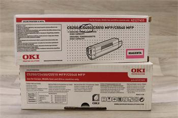 OKI Toner Cartridge C5250 magenta (42127455) HC 5.000 stran po&scaron;kozen&yacute; obal